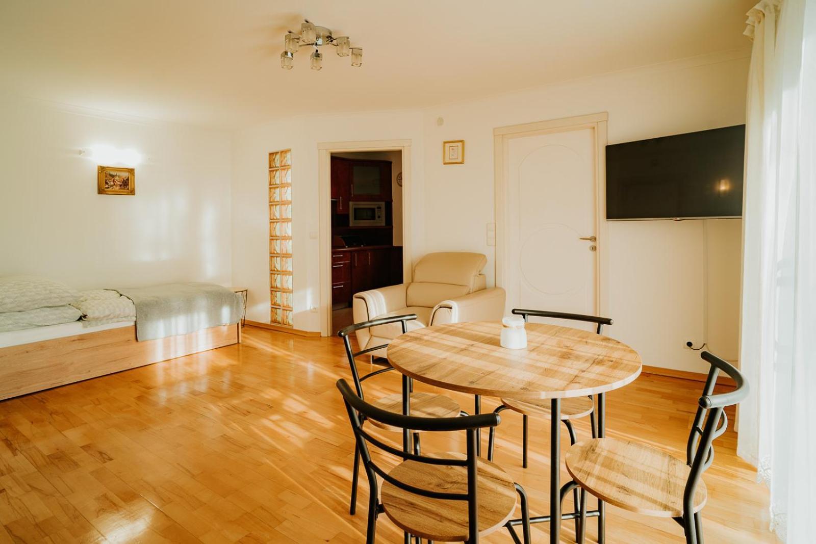Apartamenty Pod Dzwonkiem วาโดวิเซ ภายนอก รูปภาพ